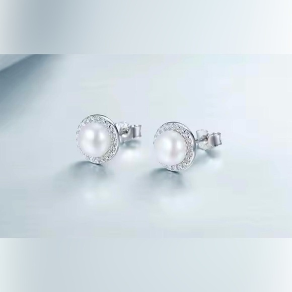 Jewelry - 925 sterling silver, Elegant Silver and White Pearl Earrings